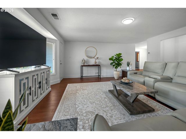 1778 Se JEAN Ln, Hillsboro, OR 97123
