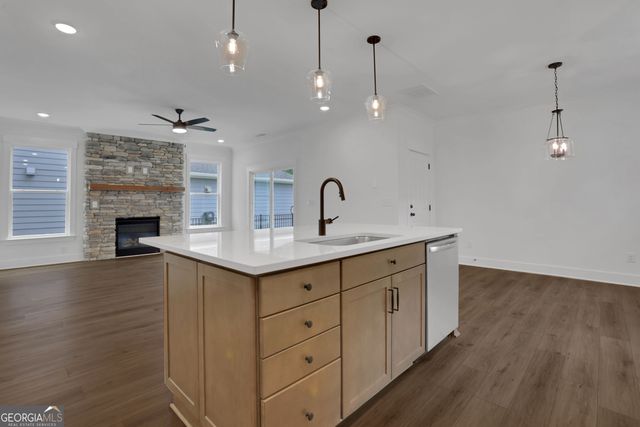 139 Marble Tree Way, Ball Ground, GA 30107