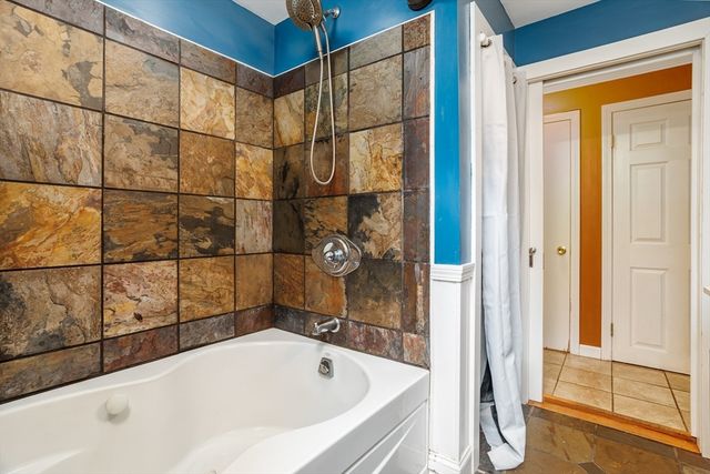 547 Elm St, Fitchburg, MA 01420