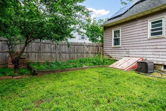 547 Elm St, Fitchburg, MA 01420