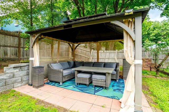 547 Elm St, Fitchburg, MA 01420