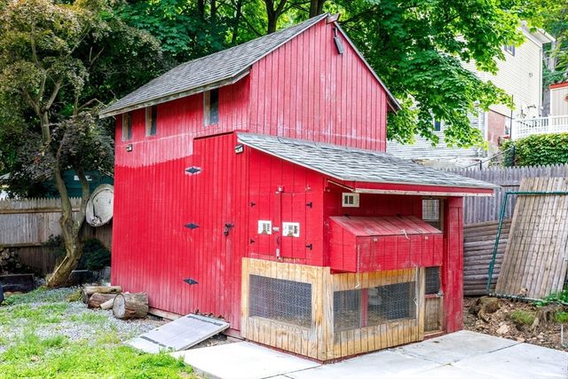 547 Elm St, Fitchburg, MA 01420