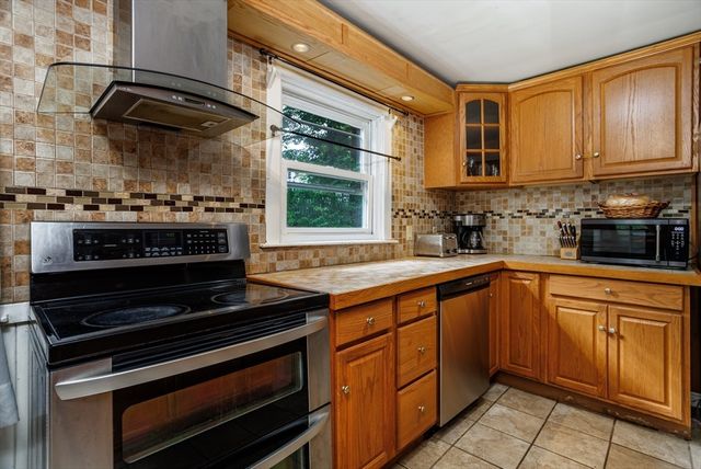 547 Elm St, Fitchburg, MA 01420