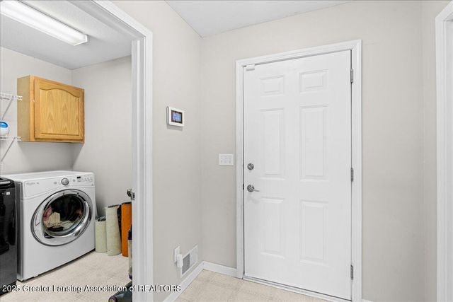 1851 Hollowbrook Drive, Holt, MI 48842