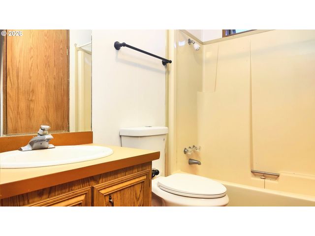 23000 Se HIGHWAY 212, Damascus, OR 97089