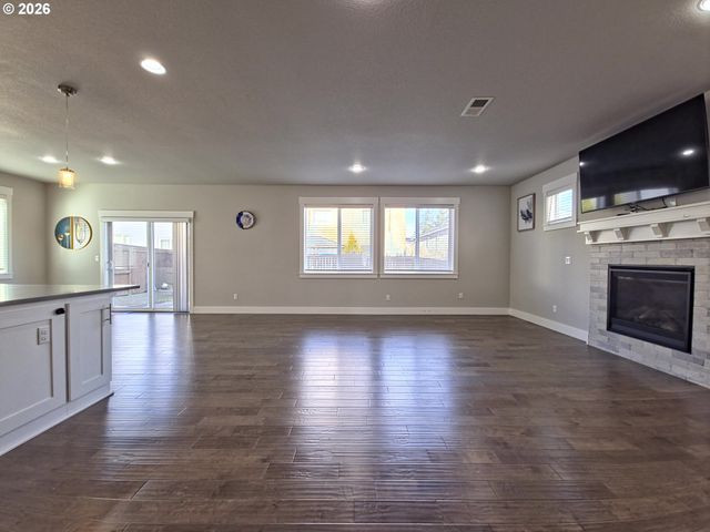 15975 Sw WREN Ln, Beaverton, OR 97007