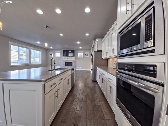 15975 Sw WREN Ln, Beaverton, OR 97007