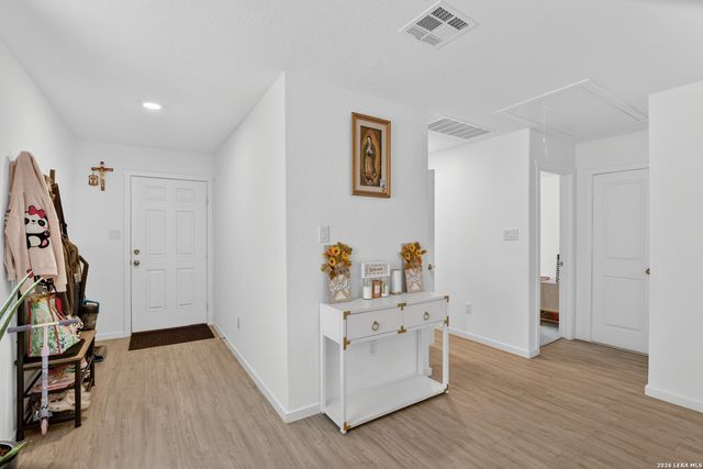 304 Alligator Crk, Seguin, TX 78155