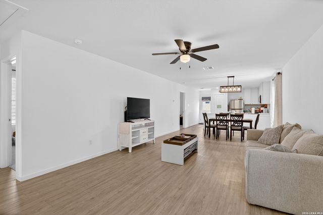 304 Alligator Crk, Seguin, TX 78155