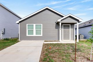 304 Alligator Crk, Seguin, TX 78155