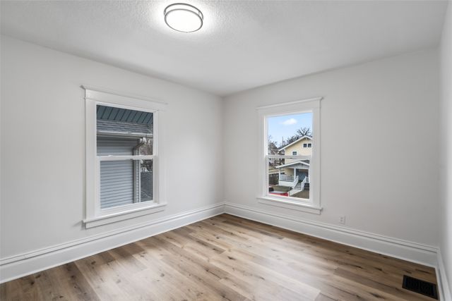 1526 Harrison Avenue, Des Moines, IA 50314