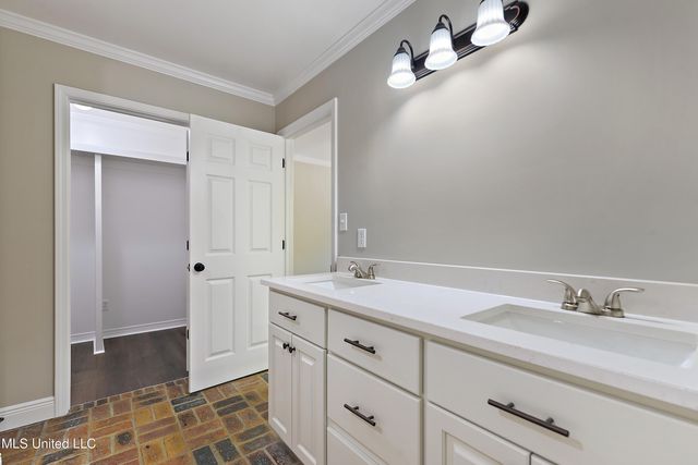19201 Highway 613, Moss Point, MS 39562