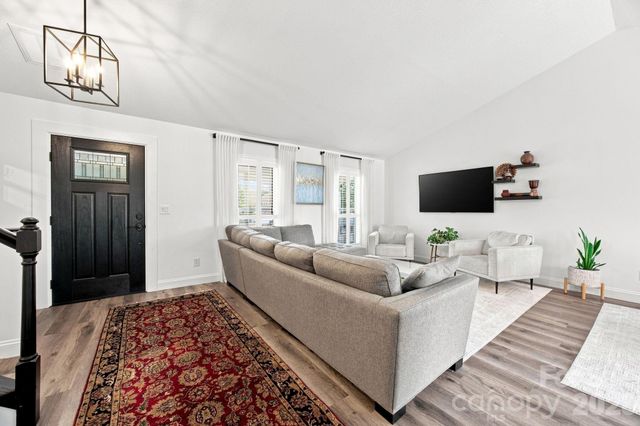7017 Culloden More Court, Charlotte, NC 28217