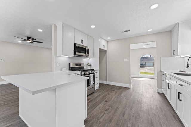 14011 Duncannon Drive, Houston, TX 77015