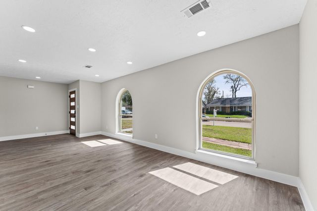 14011 Duncannon Drive, Houston, TX 77015