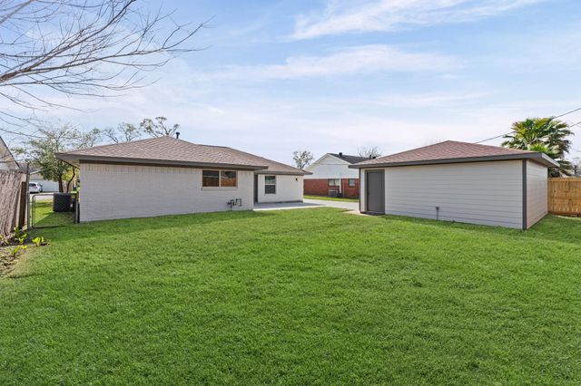 14011 Duncannon Drive, Houston, TX 77015