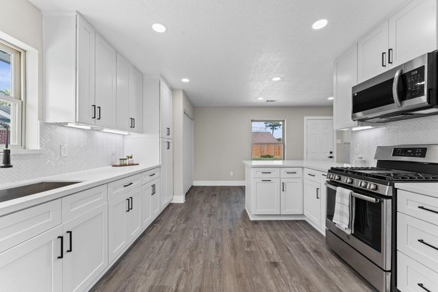 14011 Duncannon Drive, Houston, TX 77015