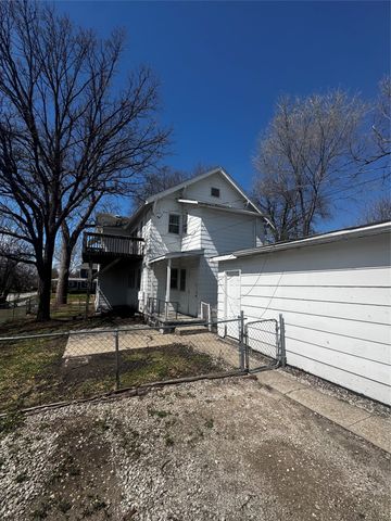 3505 6th Avenue, Des Moines, IA 50313