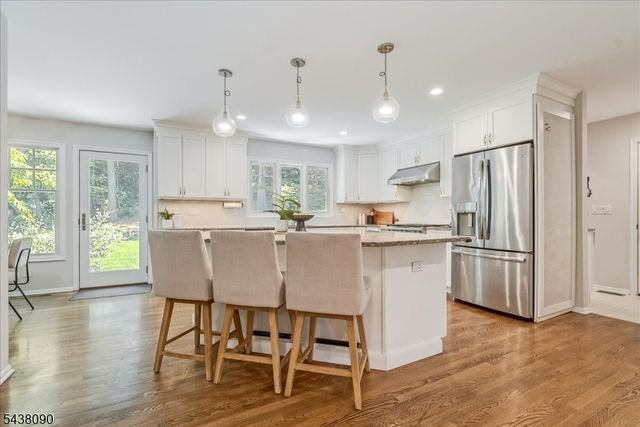 22 Ridge Dr W., Berkeley Heights Twp., NJ 07922