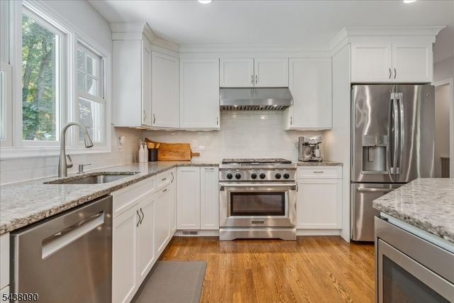 22 Ridge Dr W., Berkeley Heights Twp., NJ 07922