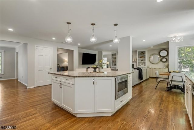 22 Ridge Dr W., Berkeley Heights Twp., NJ 07922
