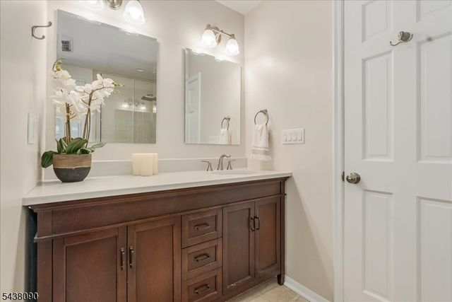 22 Ridge Dr W., Berkeley Heights Twp., NJ 07922