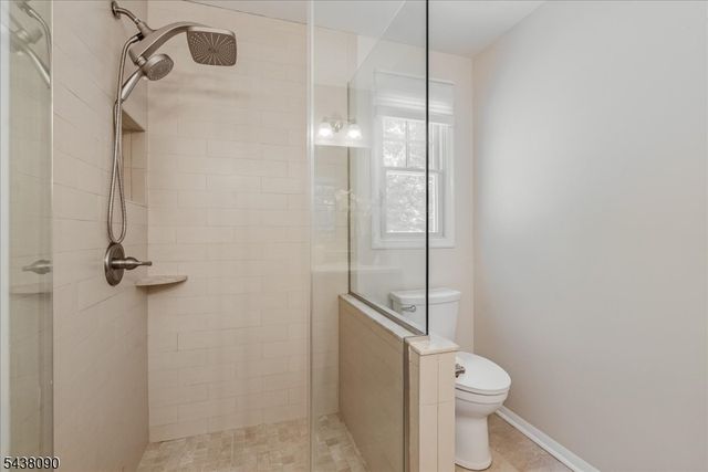 22 Ridge Dr W., Berkeley Heights Twp., NJ 07922