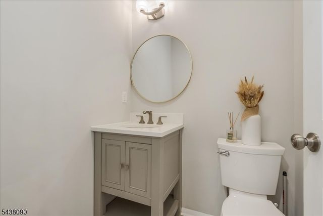 22 Ridge Dr W., Berkeley Heights Twp., NJ 07922