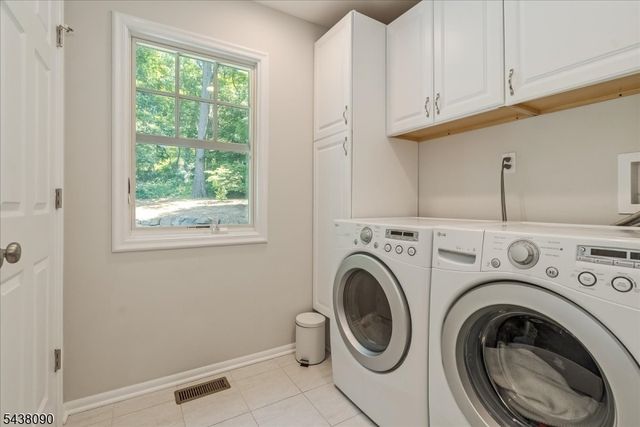22 Ridge Dr W., Berkeley Heights Twp., NJ 07922