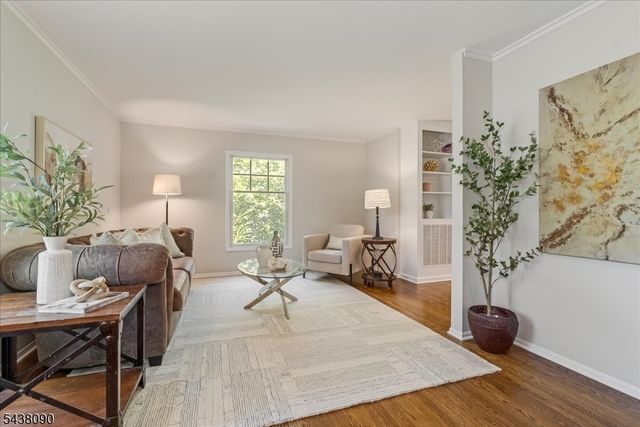 22 Ridge Dr W., Berkeley Heights Twp., NJ 07922