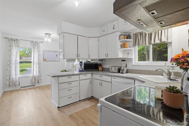 47129 Dunsany Road, Northville, MI 48167