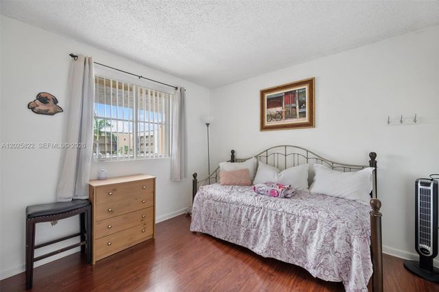 14951 SW 82nd Ln 17-403, Miami, FL 33193