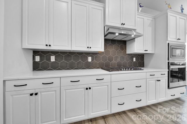 8021 Brookbank Drive, Charlotte, NC 28269