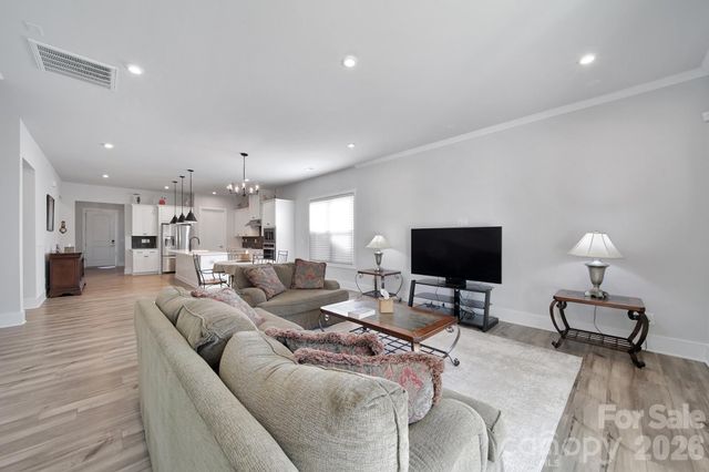 8021 Brookbank Drive, Charlotte, NC 28269