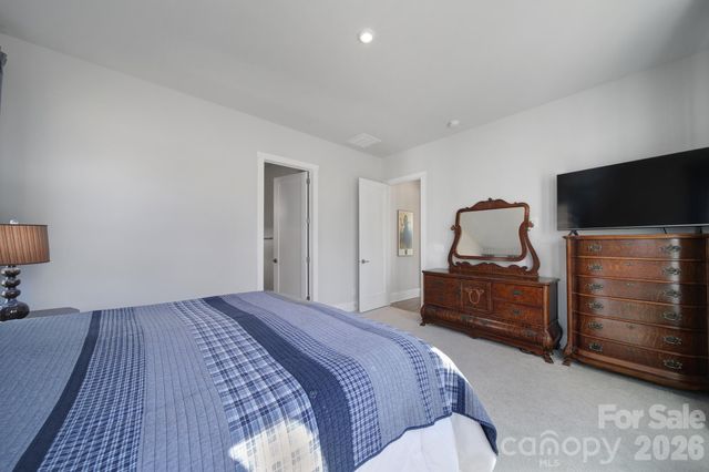 8021 Brookbank Drive, Charlotte, NC 28269