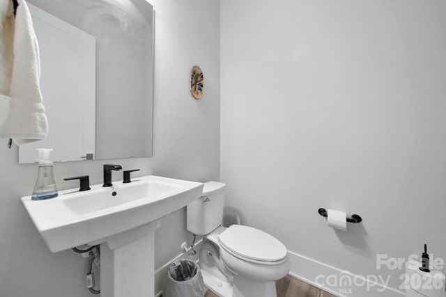 8021 Brookbank Drive, Charlotte, NC 28269