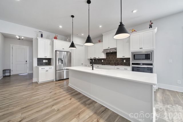 8021 Brookbank Drive, Charlotte, NC 28269