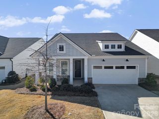 8021 Brookbank Drive, Charlotte, NC 28269