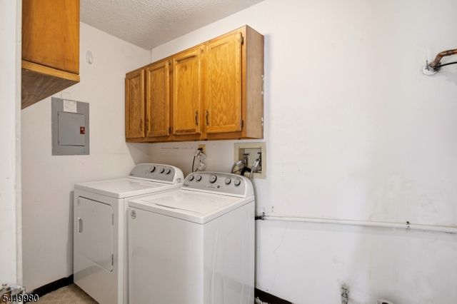 61 Taylor Dr, Franklin Twp., NJ 08823