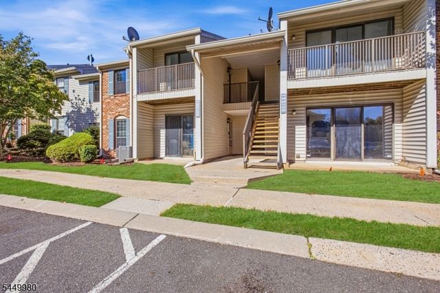 61 Taylor Dr, Franklin Twp., NJ 08823