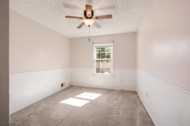 61 Taylor Dr, Franklin Twp., NJ 08823