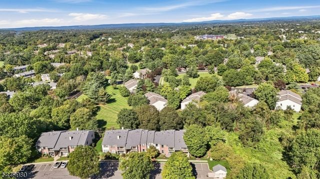 61 Taylor Dr, Franklin Twp., NJ 08823