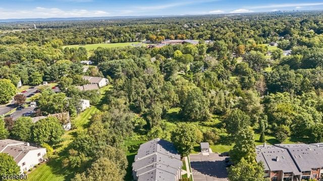 61 Taylor Dr, Franklin Twp., NJ 08823