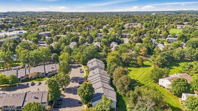 61 Taylor Dr, Franklin Twp., NJ 08823
