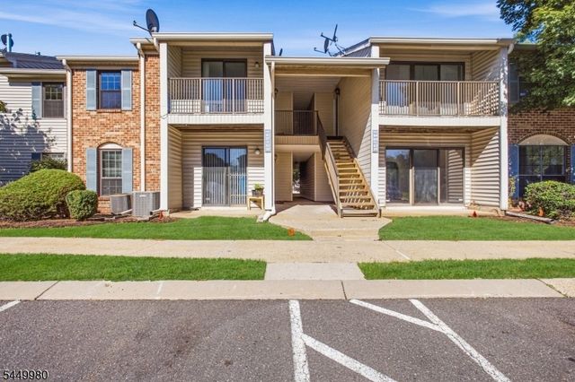 61 Taylor Dr, Franklin Twp., NJ 08823