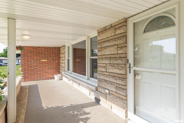 1106 HOWARD Court, Pekin, IL 61554