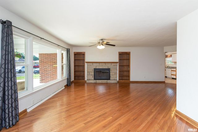 1106 HOWARD Court, Pekin, IL 61554
