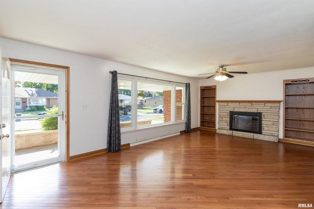 1106 HOWARD Court, Pekin, IL 61554