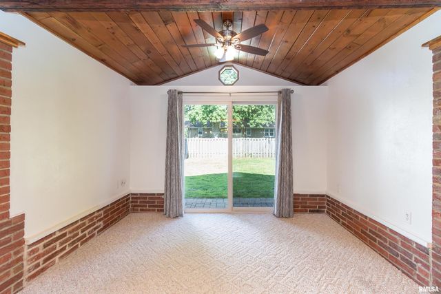 1106 HOWARD Court, Pekin, IL 61554