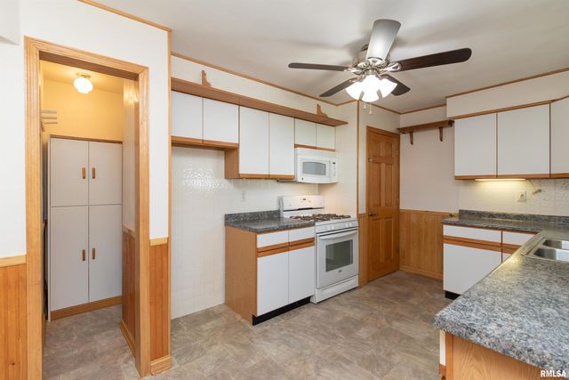 1106 HOWARD Court, Pekin, IL 61554
